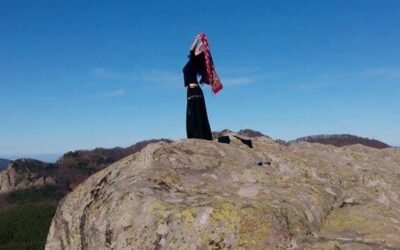 История за черната пола и черно-белия живот